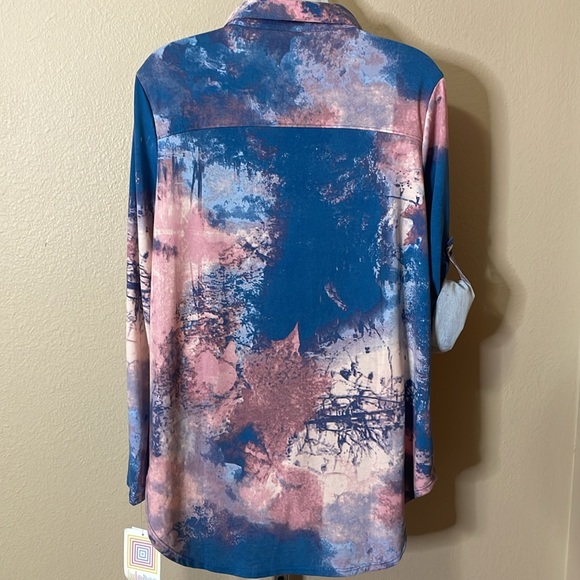 LuLaRoe Valentina button up blouse NWT - Picture 8 of 8